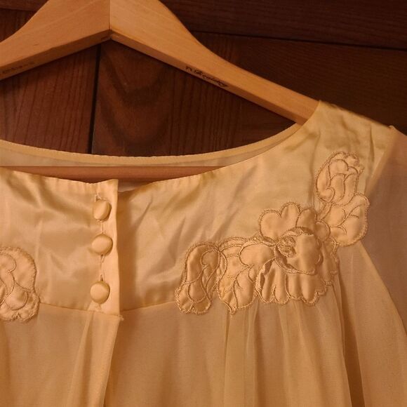 Vintage 60s Butter Yellow Chiffon Robe from Gossard Artemis - Picture 4 of 12